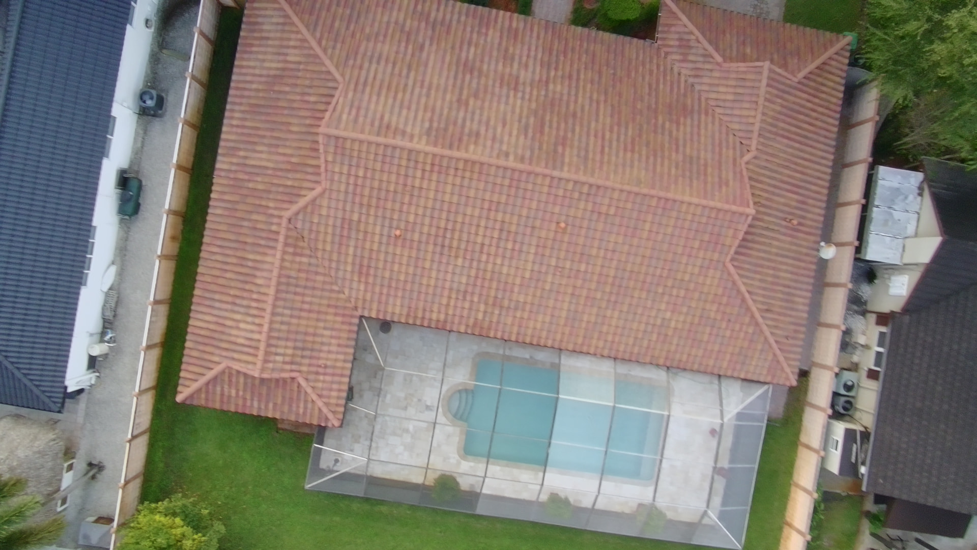 Roof / Exterior Cleaning in South Florida